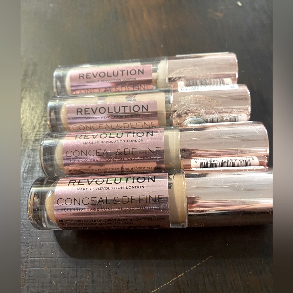 Revolution color seal and define concealer London